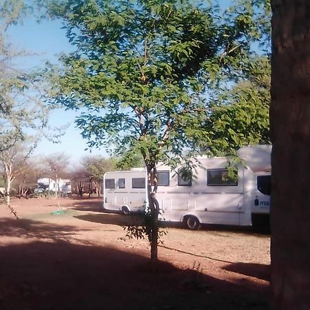 Ombo Rest Camp Hotel Okahandja Bagian luar foto