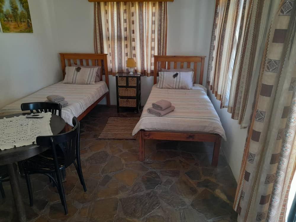 Ombo Rest Camp Hotel Okahandja Bagian luar foto