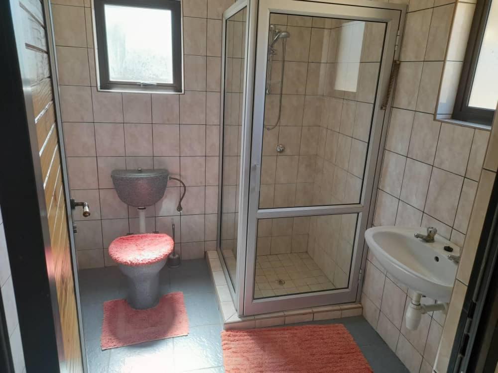 Ombo Rest Camp Hotel Okahandja Bagian luar foto