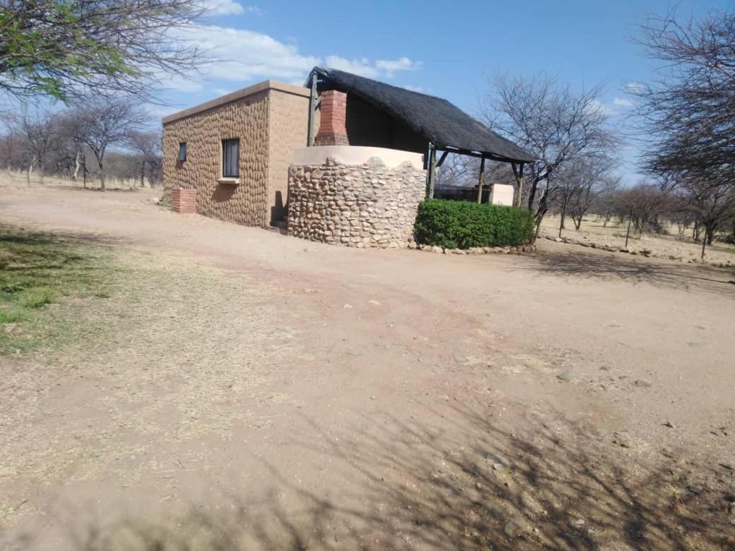 Ombo Rest Camp Hotel Okahandja Bagian luar foto