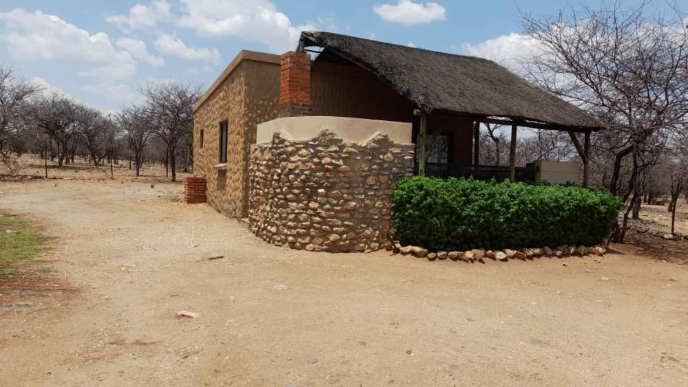 Ombo Rest Camp Hotel Okahandja Bagian luar foto