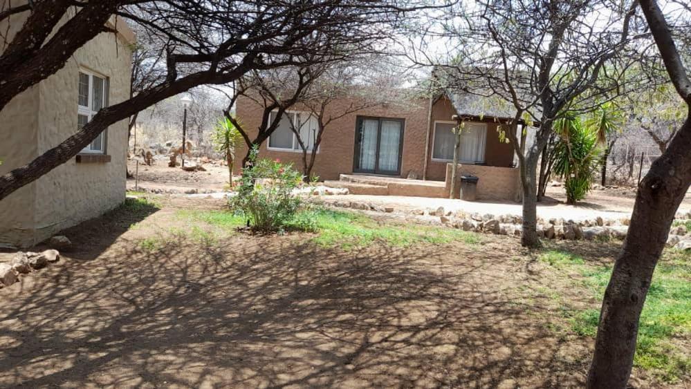 Ombo Rest Camp Hotel Okahandja Ruang foto