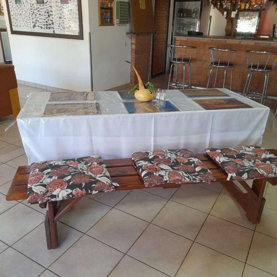 Ombo Rest Camp Hotel Okahandja Bagian luar foto