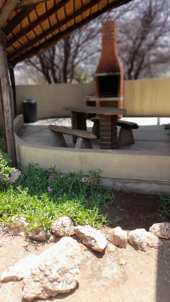Ombo Rest Camp Hotel Okahandja Ruang foto
