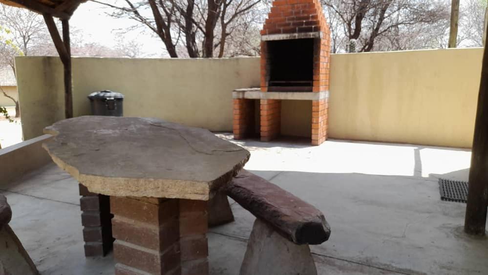 Ombo Rest Camp Hotel Okahandja Ruang foto
